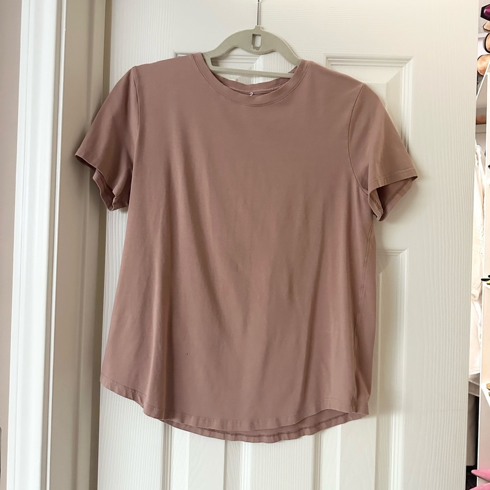 Lululemon tee